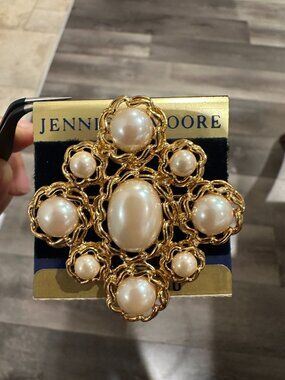 Vintage Jennifer Moore Gold Tone Faux Pearls Brooch Pin with Original Card